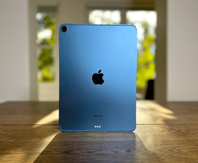 Apple iPad Air (5th Gen)